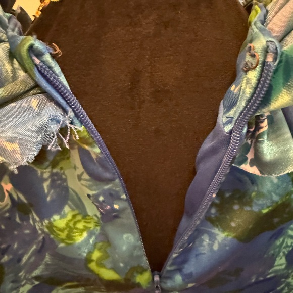 London Times Vintage Satin Ruched Blue Floral Ruffle Neckline Dress Size 10 - Picture 5 of 7